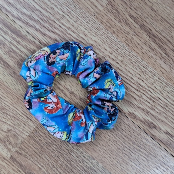 Disney Princess Scrunchie Handmade - Picture 1 of 1
